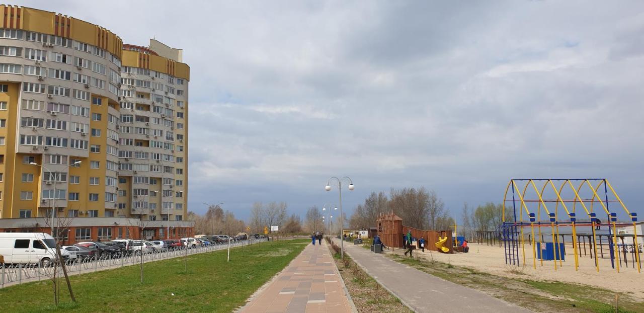Apartament Near Dnieper Tjerkasy Exteriör bild