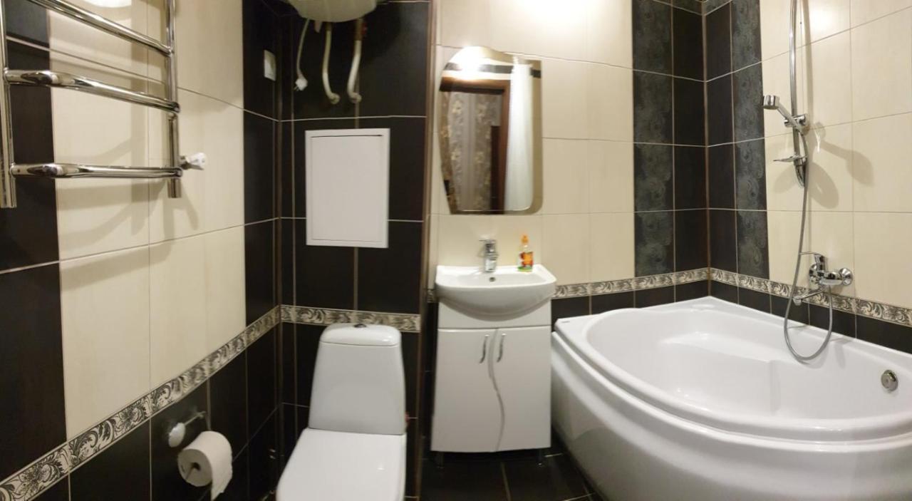 Apartament Near Dnieper Tjerkasy Exteriör bild